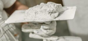 Jak skutecznie przygotować zaprawę wapienną: przewodnik po prostych krokach