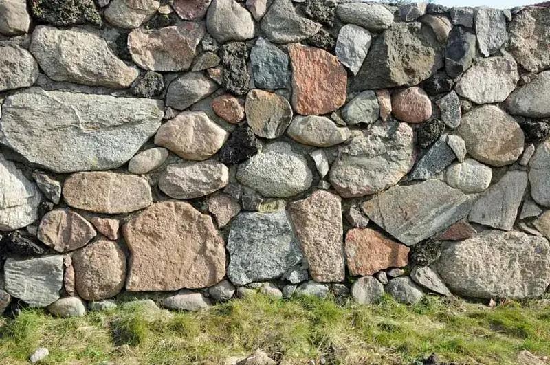 Murowanie z kamienia polnego