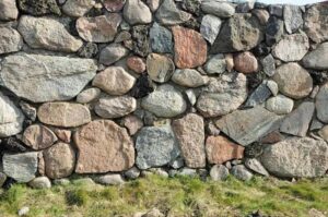 Jaka zaprawa do kamienia polnego? Oto najlepsze wybory i najczęstsze błędy do uniknięcia