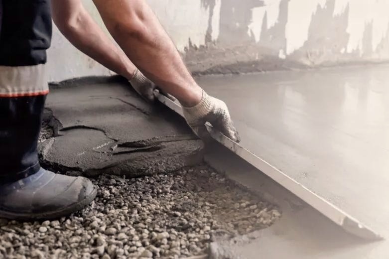 Jaka zaprawa na posadzkę? Dobierz właściwą do rodzaju podłoża